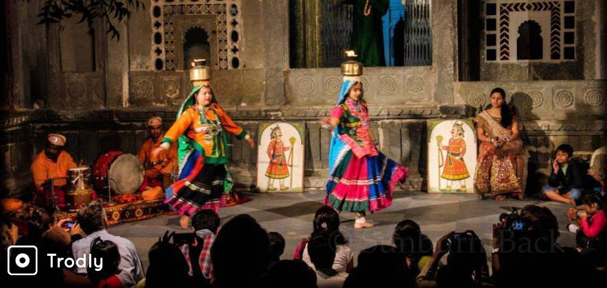 Udaipur Full Day Tour And Traditional Dance Performance