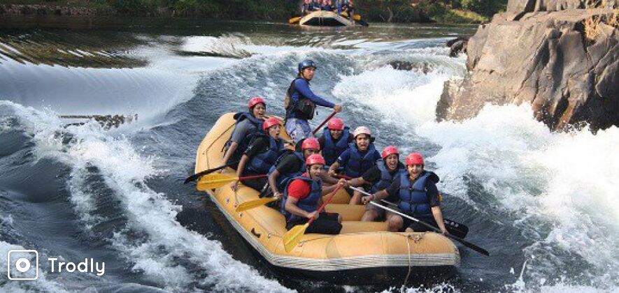 9 Seater Suv >> White Water Rafting on Kundalika River (Kolad River ... 9 Seater Suv >> White Water Rafting on Kundalika River (Kolad River ...