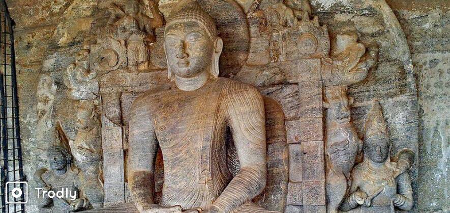 Polonnaruwa and Minneriya Day Tour from Kandy