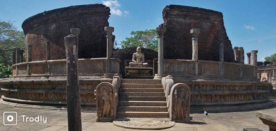 Polonnaruwa and Minneriya Day Tour from Kandy
