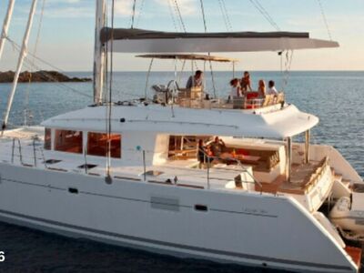 Ultra Luxury Sailing Experience In Private Yacht In Mumbai