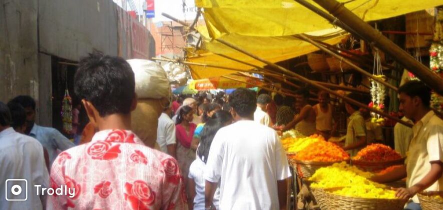 Street Shopping Tour In Mumbai