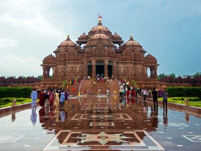 Half Day Guided Tour of Delhi's Godly Places