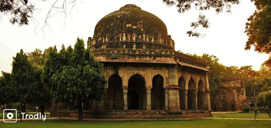 Modern Delhi with Ancient Rust - Guided Half Day Tour