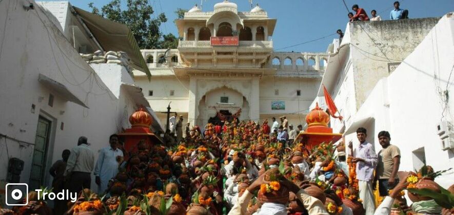 Guided Temple Tour in Pushkar