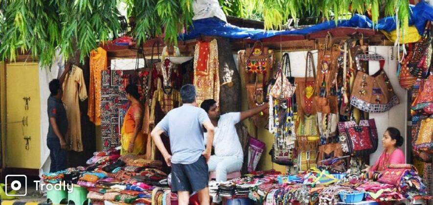 Private Guided Shopping Tour in Delhi