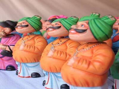 Flea and Street Markets Tour in Delhi