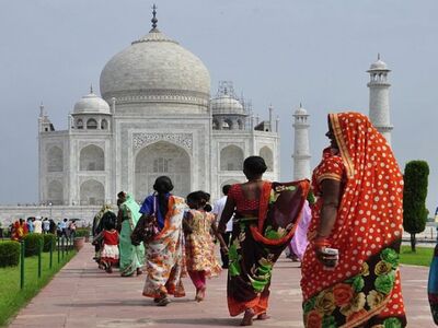 Sunrise at Taj Mahal and Agra Guided Tour from Jaipur