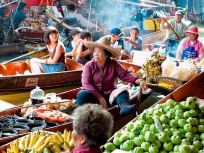 Safari Park, Floating Market and War Museum Tour from Bangkok