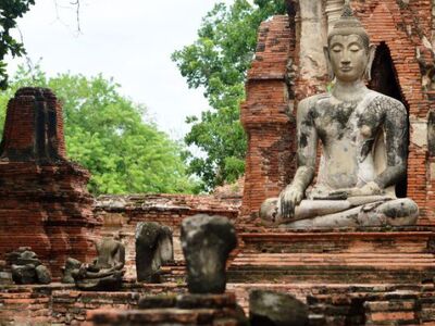 Ayutthaya Temples, Light Show and Floating Market Tour from Bangkok