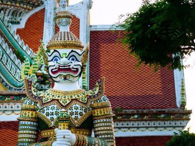 Bangkok City, Temples and Gems Gallery Sightseeing Tour