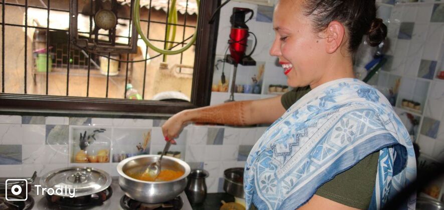 Cooking Experience and Lunch with Local Family in Mumbai