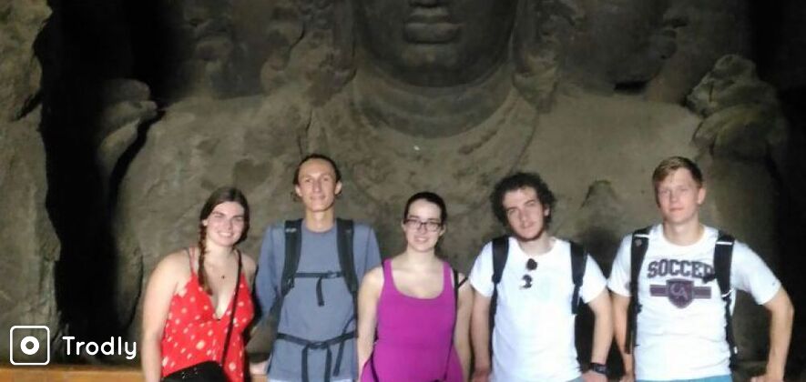 Elephanta Cave Tour with Local Family and Lunch