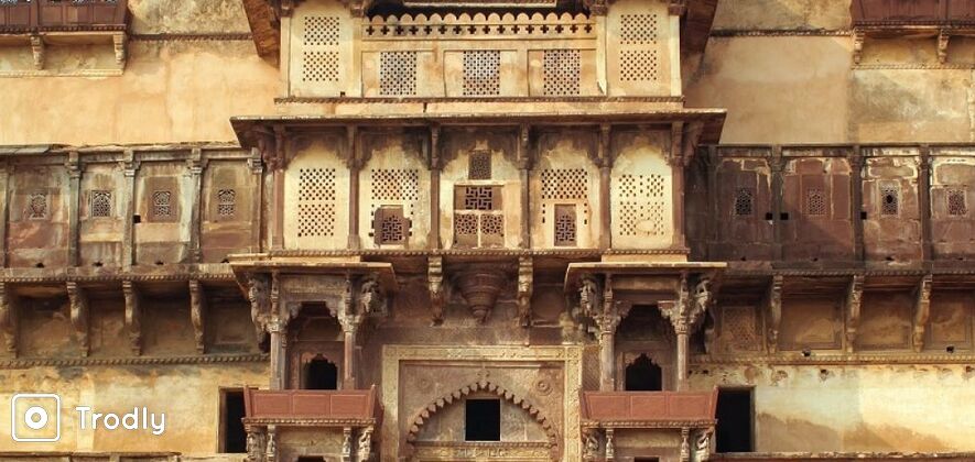 Orchha & Jhansi Fort Guided Sightseeing Day Tour from Khajuraho