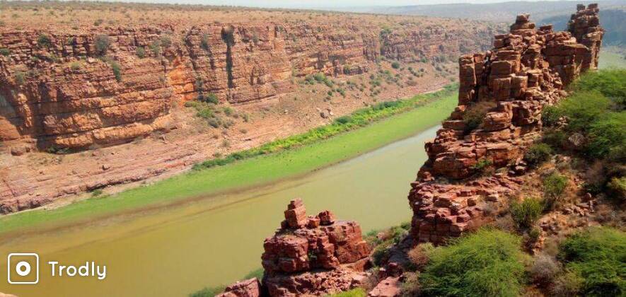 Lepakshi, Gandikota, Belum Caves & Chikkaballapur 2 Days Sightseeing Tour from Bangalore City