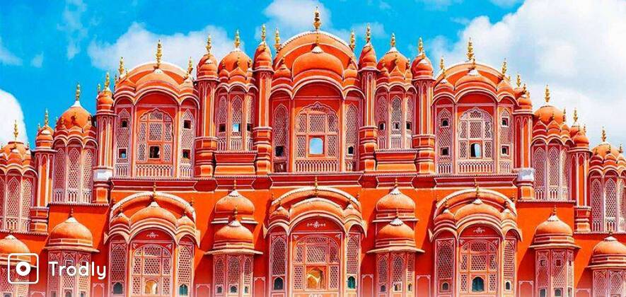 Jaipur Museums Tour and Chowkhi Dhani Village Experience