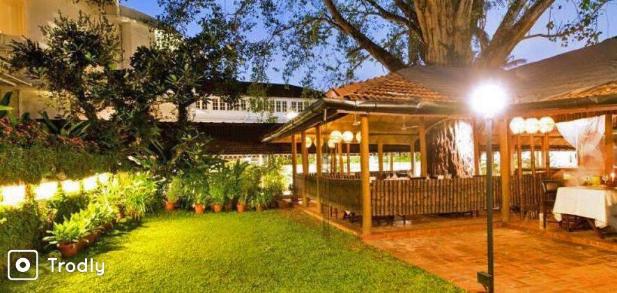 Kumarakom Houseboat and Resort Stay
