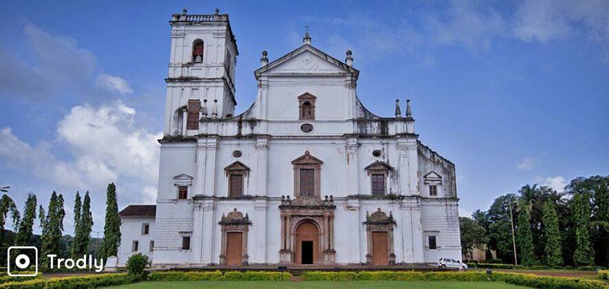 Crocodile & Bird Watching Wildlife Tour with Old Goa Churches
