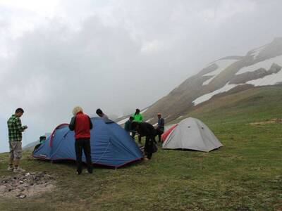 Trek to Lake Rani Sui